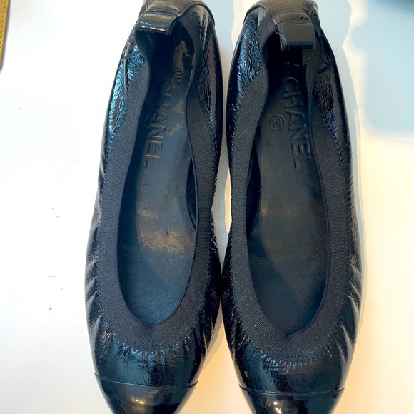 Chanel Women's Black Leather Cap Toe Ballet Flats CC Size 38 Like New - Picture 3 of 8